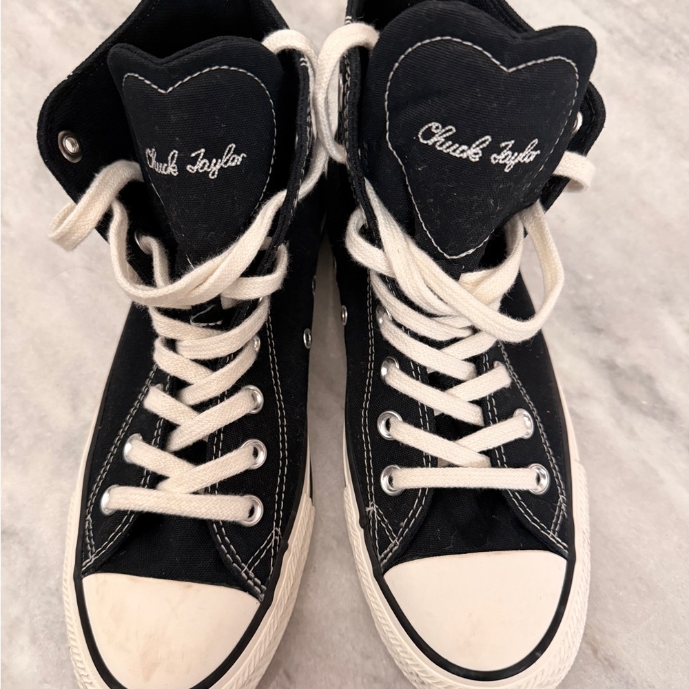 Chuck Taylor All Star Valentine's Day size 9